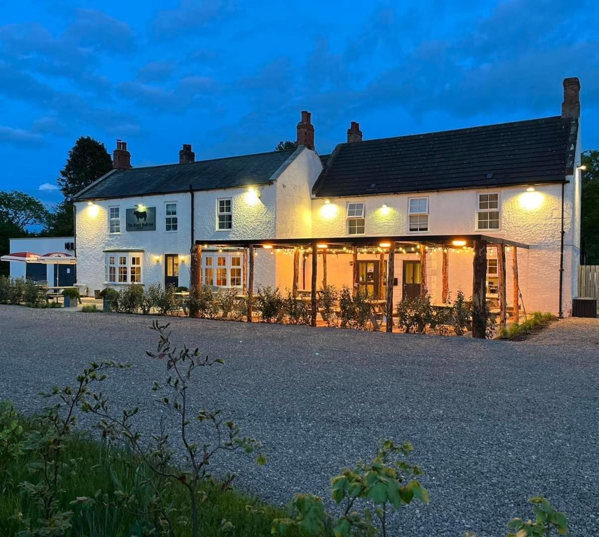 The Black Bull Inn Lowick  エクステリア 写真
